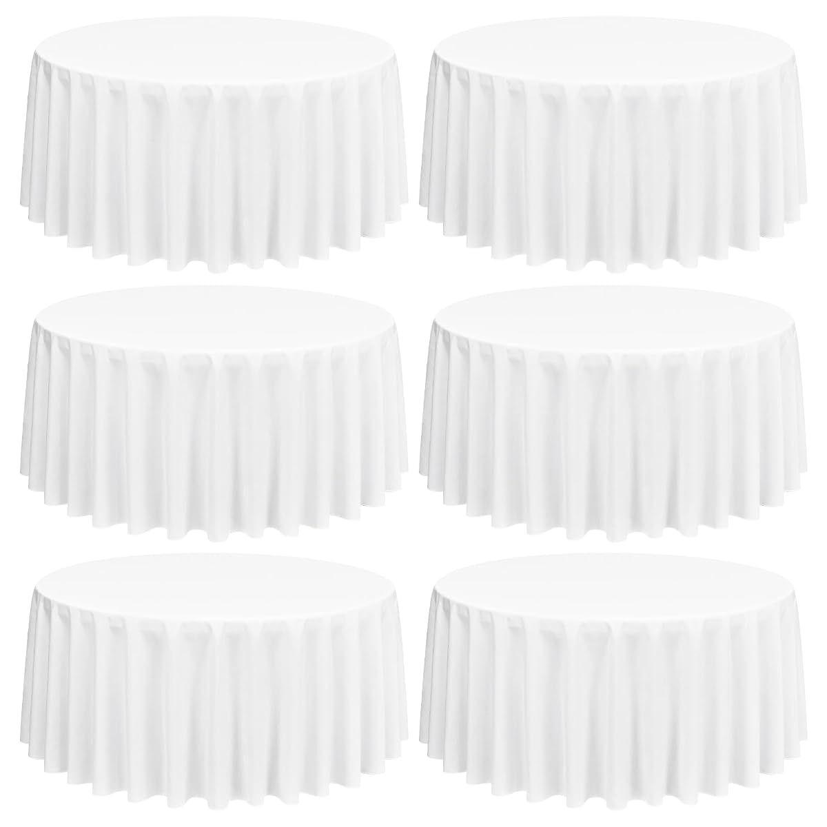 Nappe ronde blanche en polyester sur une table en bois, accompagnée de cinq nappes pliées