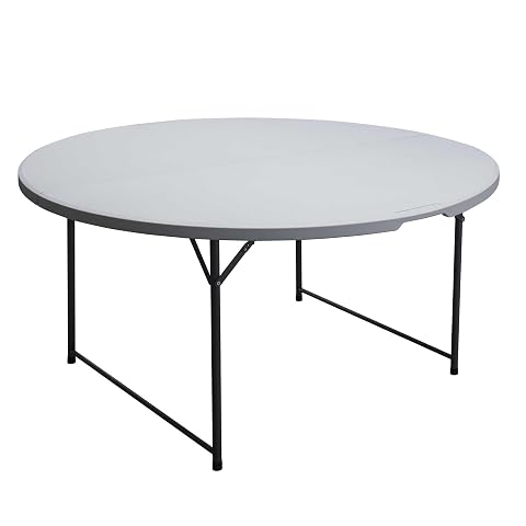 Table ronde pliante blanche de jardin, avec plateau de 150 cm et piètement en acier, sur une terrasse lumineuse.