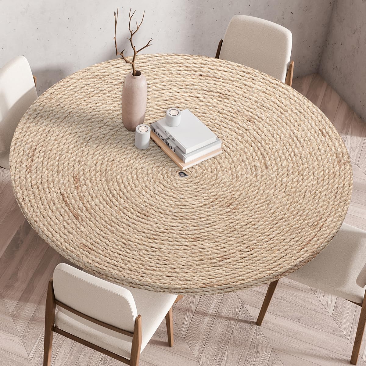 Nappe ronde Odot en polyester, avec bord élastique et motif d’inspiration naturelle sur une table en bois