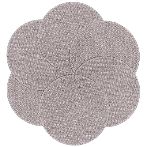Six sets de table ronds beiges en similicuir, bord brodé et textures réversibles